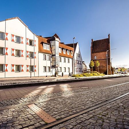 Hotel Am Alten Hafen Wismar Exterior photo