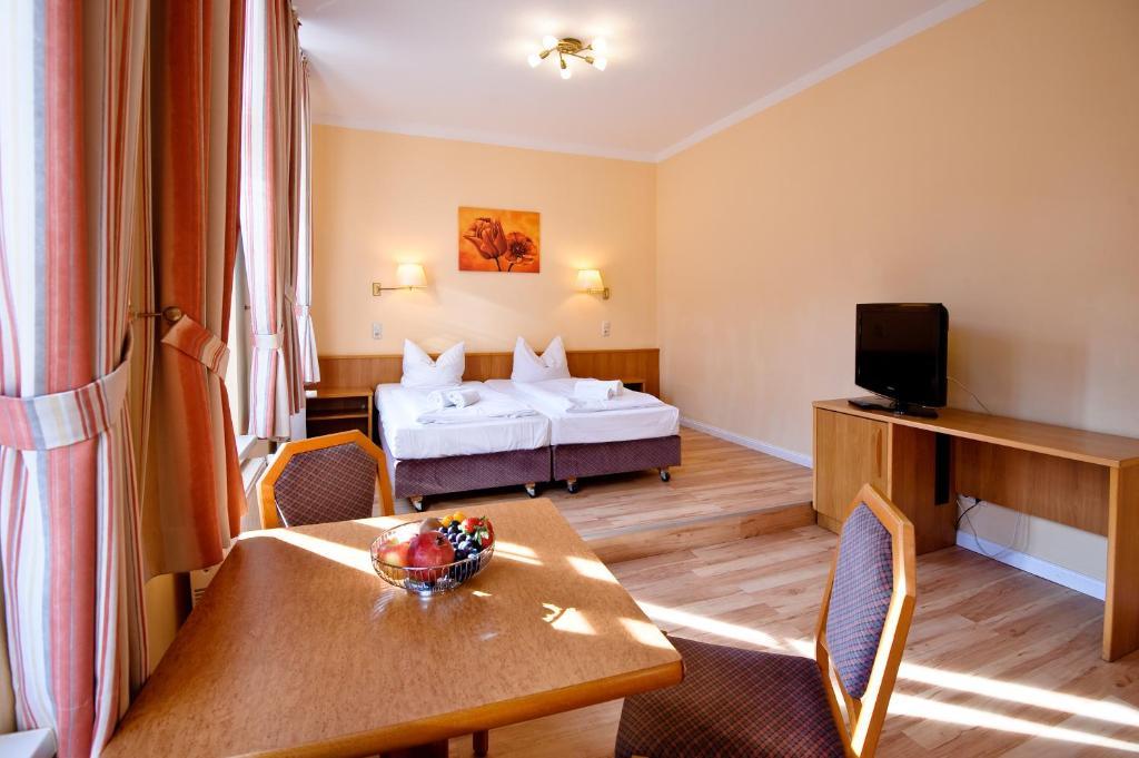 Hotel Am Alten Hafen Wismar Exterior photo