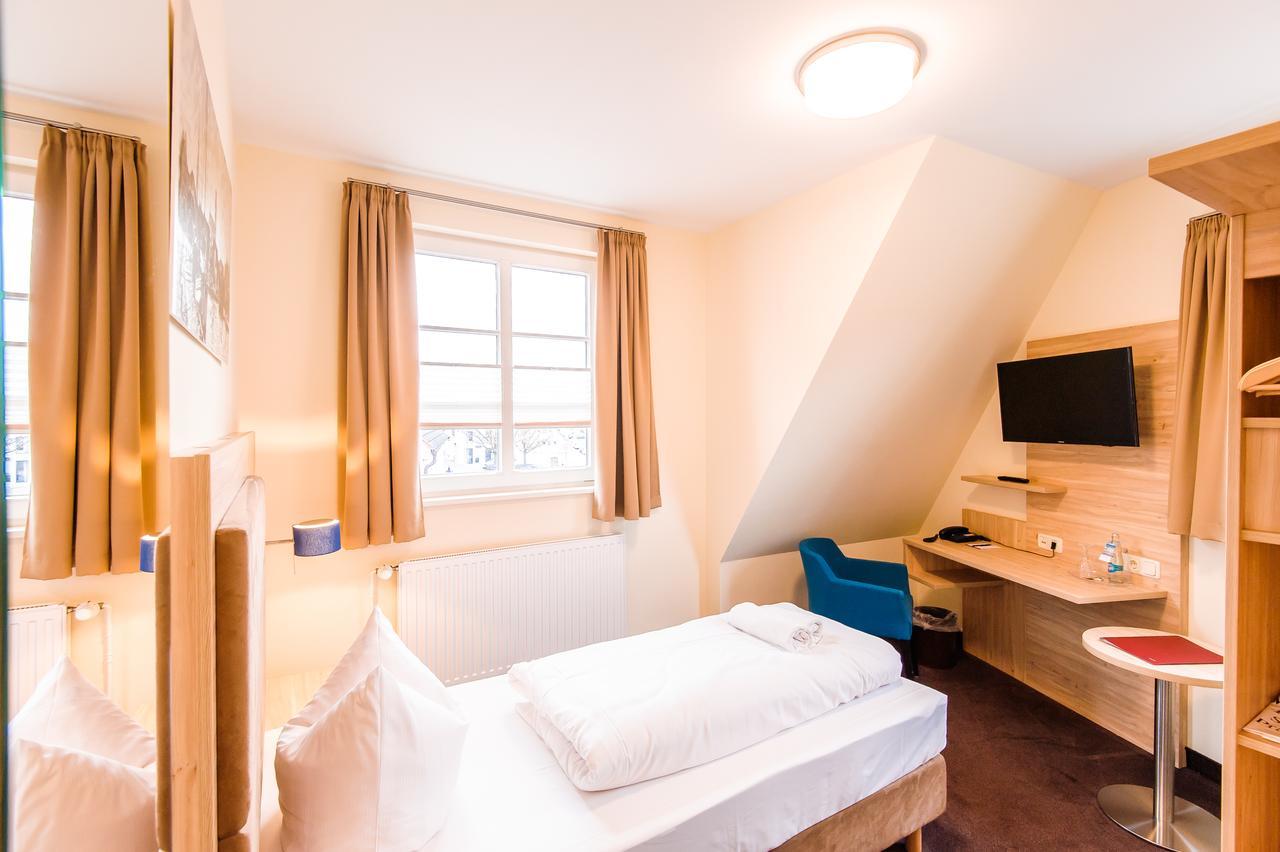 Hotel Am Alten Hafen Wismar Exterior photo