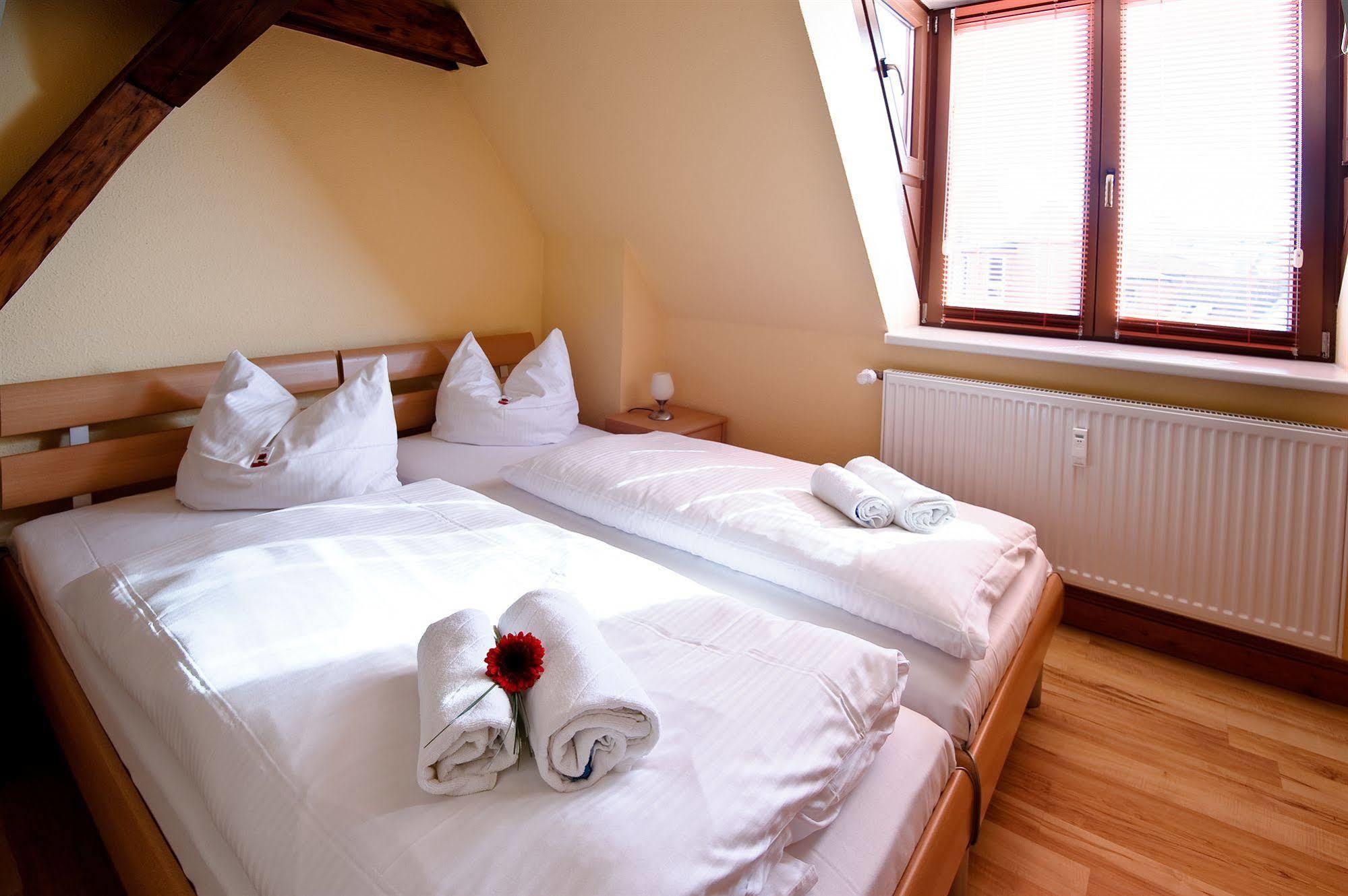 Hotel Am Alten Hafen Wismar Exterior photo