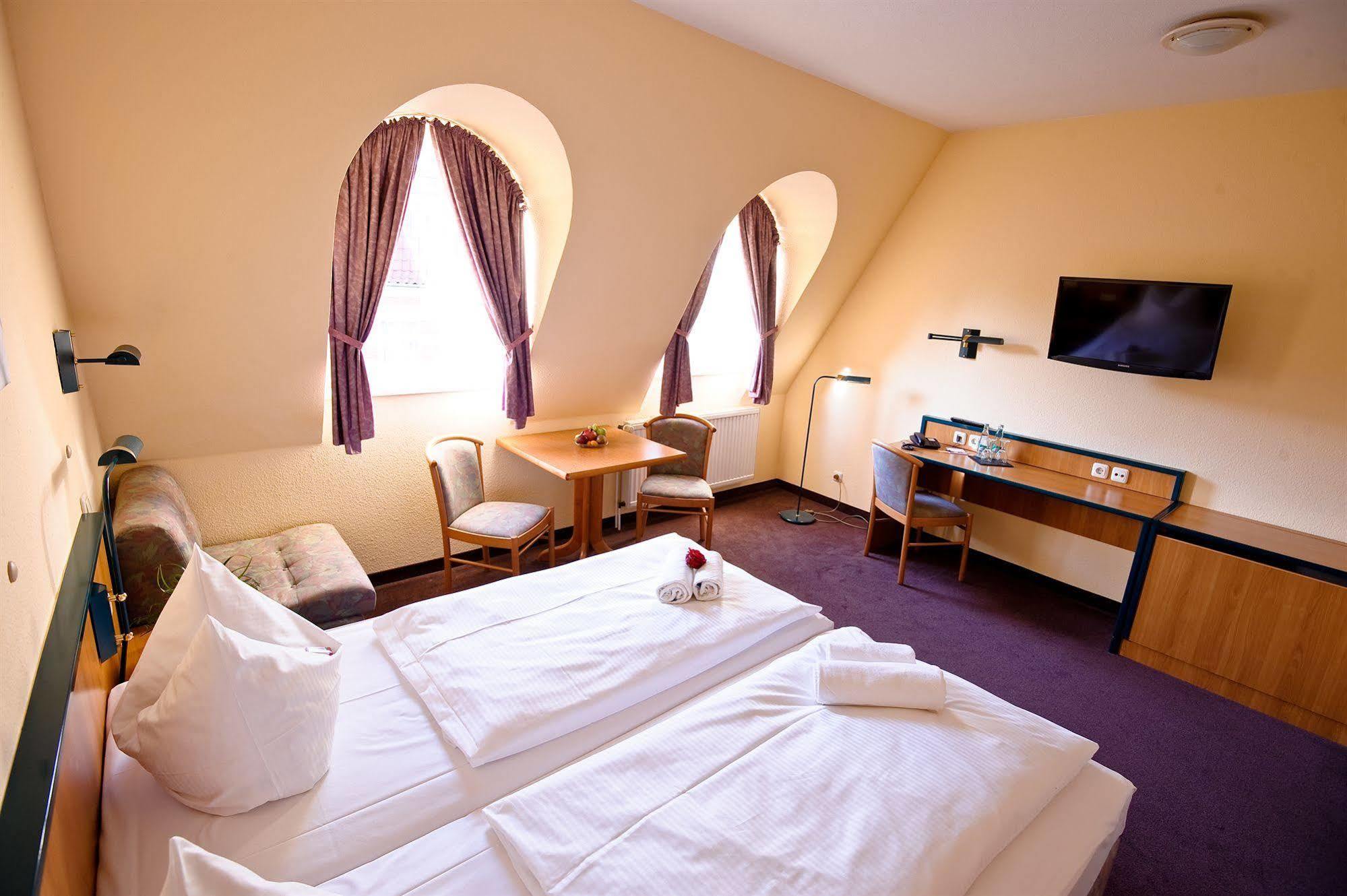 Hotel Am Alten Hafen Wismar Exterior photo